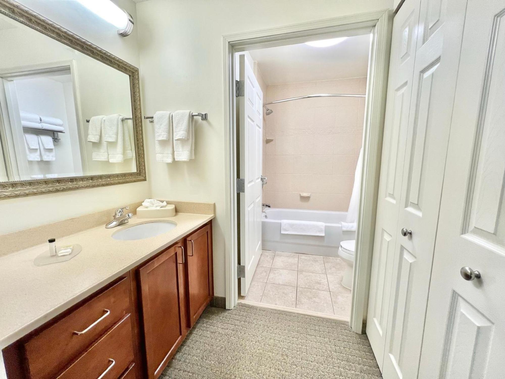 Staybridge Suites Detroit-Novi By Ihg Dış mekan fotoğraf